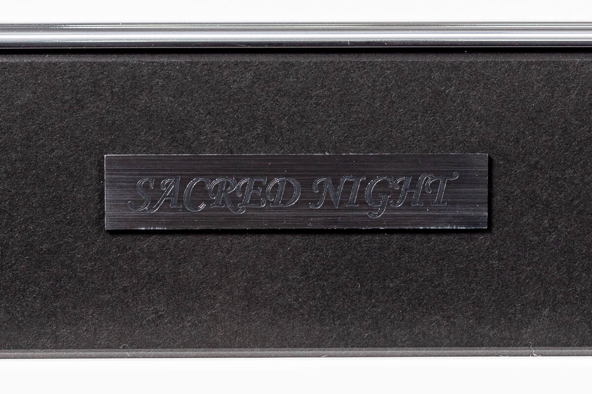三嶋くろね「SACRED NIGHT」が激安・卸価格で販売中｜絵画・版画の販売 